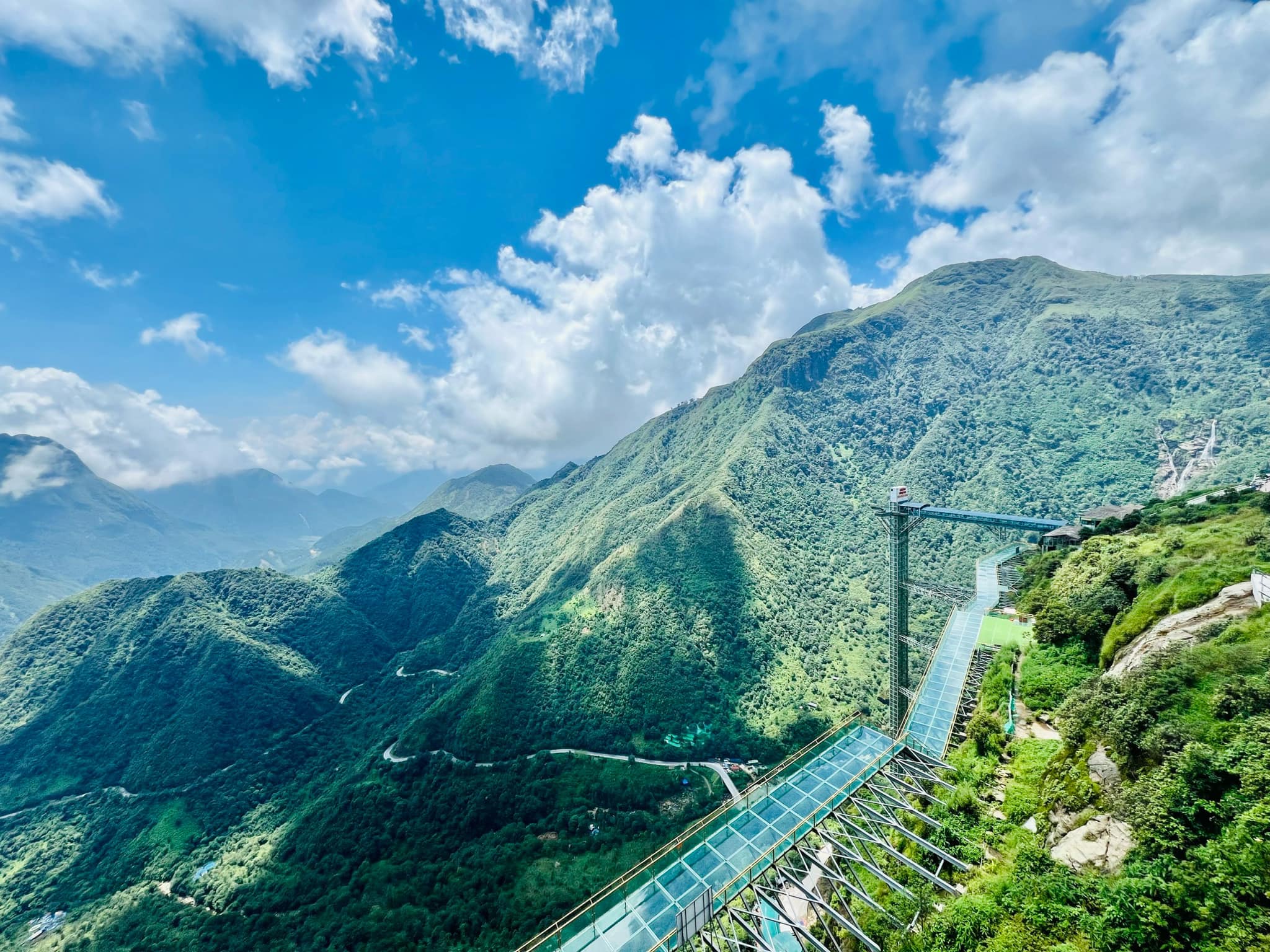 Vé Cầu Kính Rồng Mây Sa Pa